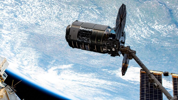 Les astronautes de la Station spatiale effectuent des recherches en apesanteur alors que Cygnus compte à rebours avant son lancement SciTechDaily