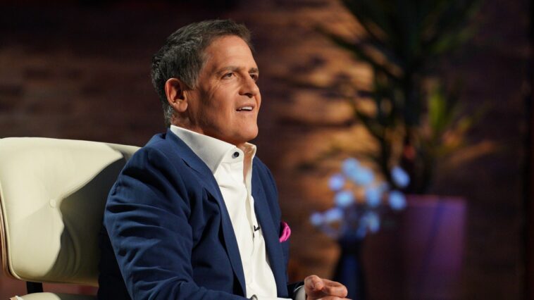 Mark Cuban explique à Elon Musk pourquoi la diversité, l'équité et l'inclusion ne sont pas du « racisme » Mark Cuban explique à Elon Musk pourquoi la diversité, l'équité et l'inclusion ne sont pas du « racisme »