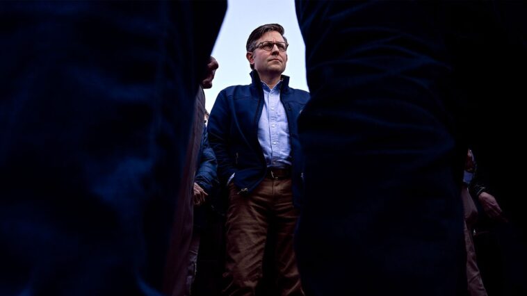 Mike Johnson veut la courtoisie – et Trump