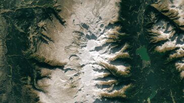 Mystères sous la neige : percer les secrets du champ de lave en raquettes