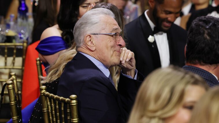 Robert De Niro devient ému à propos de sa petite fille Robert De Niro devient ému à propos de sa petite fille