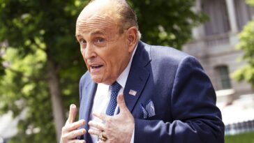 Rudy Giuliani accusé d'avoir utilisé le dépôt de bilan pour raidir les travailleurs électoraux à qui il doit 148 millions de dollars