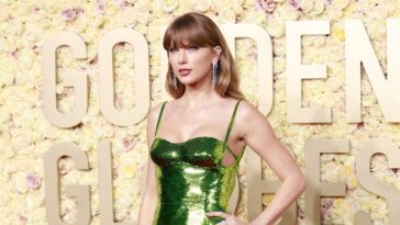 Taylor Swift atterrit sur le tapis rouge des Golden Globes 2024