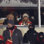 Taylor Swift encourage Travis Kelce lors du match éliminatoire à -4 degrés entre les Chiefs de Kansas City et les Dolphins de Miami
