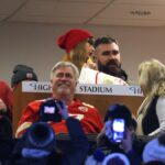 Taylor Swift rejoint Jason Kelce à New York pour le match des Chiefs de Kansas City avec les Bills de Buffalo