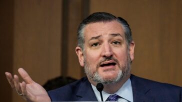 Ted Cruz soutient « avec enthousiasme » Trump, l'homme qui a traité sa femme de laide et laissé entendre que son père était de mèche avec l'assassin de JFK