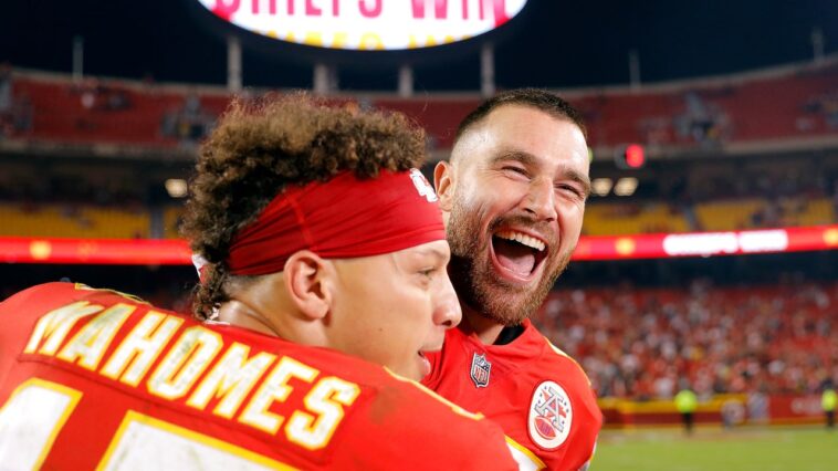 Travis Kelce est le même gars qu'il était avant Taylor Swift, dit Patrick Mahomes