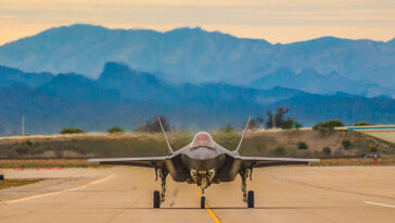 cc Robert Sullivan, modified, https://flickr.com/photos/my_public_domain_photos/48505850831/in/photolist-2gUiawX-2gVhEXN-fnVMWc-RNKgg5-RFpxxd-2haMFur-2haNErD-23xqLot-2dQB3Dy-21wpFdR-2hGRkqA-24qHQwD-2ow4xDQ-296Rz5c-2haMAkF-VaRd5r-2gZeU82-2irgE3Q-2iJ7Ffx-2hqfRnp-2cRhAAQ-29gMpro-uCjSKN-2gdwqU5-2gaNtqQ-2hbpfkJ-2hD6juY-2kPTnRD-2gdvVH8-2e6H1WJ-zyKURN-r5eFhh-KSgAFk-2gaNDEb-RH5CUJ-2hod86c-2hzp4eS-GBqqPZ-2hwU6Xx-2jbQnXG-2gUhgNH-2foxnuW-SZgEY1-2nizFgY-2gaMwkV-KQ6drn-2h82NqR-2ghxo1s-Y4iMm3-JGXUdc