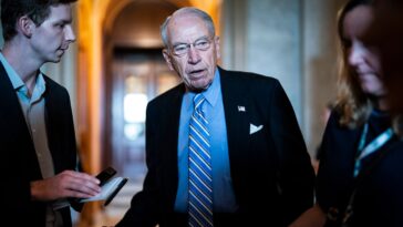 Chuck Grassley s'oppose ouvertement au projet de loi fiscale parce qu'il veut que Joe Biden perde