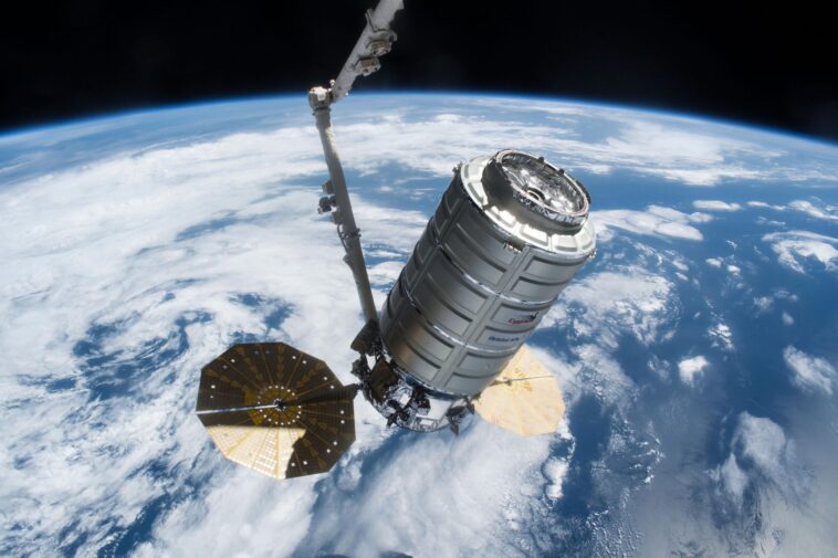 Cygnus orbite vers la Station spatiale alors que les équipages mènent des recherches en sciences biomédicales et en physique SciTechDaily
