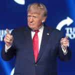 cc Gage Skidmore, modified, https://commons.wikimedia.org/wiki/File:Donald_Trump_%2852252406710%29.jpg