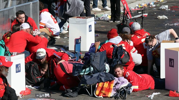 "Il est temps d'agir" : le plaidoyer de Biden après la fusillade du défilé du Super Bowl à Kansas City