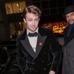 Joe Alwyn prouve que Taylor Swift n'est pas la seule à pouvoir publier des photos Instagram monochromes de mauvaise humeur