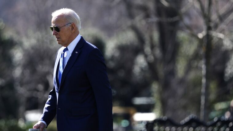 Joe Biden prévoit une répression aux frontières avec ou sans républicains : rapport Joe Biden prévoit une répression aux frontières avec ou sans républicains : rapport