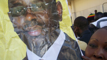 cc Serigne diagne, modified, https://flickr.com/photos/diagne/3233476368/in/photolist-5VJpSy-5QPAHb-2n1U8hi-BHpiyk-5VEk2p-5VADap-5VETfW-5VAzEx-dkYvta-5VAyop-5VABoR-5VERDN-5VE9f8-2oCCFkm-5VJp8f-dkYwN7-dkYrBB-dkYw3E-2n1T5eA-dkYx5T-2n1SDTV-5TRmX5-dkYtPa-dkYwj4-dkYqV2-2n1MHzZ-2n1MHwT-2n1SCZF-2n1W1qj-2oCECTh-5PthMi-2n1SBYs-2n1SBxc-2n1MFUu-2n1Ujkk-2n1SSPS-2n5diBr-5VJt1b-2n5cR9E-2ihXFhE-5VE6w6-dkYq8S-2n1T4Jh-2n1SD5q-5QKmfM-2n1MwTy-2n5cR9u-dkYgXX