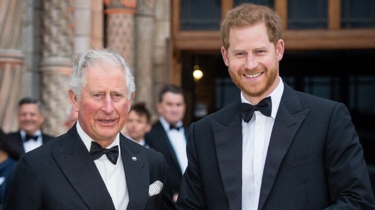 Le prince Harry arrive à Clarence House après le diagnostic de cancer du roi Charles