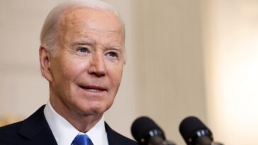 Les républicains prévoient de passer chaque jour jusqu'aux élections à prétendre que Joe Biden est un vieil imbécile et que Trump a le corps et l'esprit d'un homme de 35 ans.