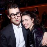 Margaret Qualley et Jack Antonoff forment un couple puissant (parce qu'ils sont sorciers)