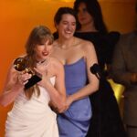 Taylor Swift remporte l'album de l'année, battant un record et marquant l'histoire aux Grammys 2024 Taylor Swift remporte l'album de l'année, battant un record et marquant l'histoire aux Grammys 2024