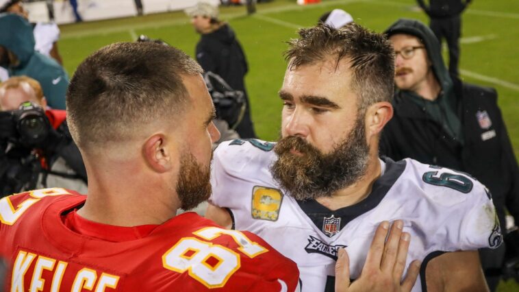 Travis Kelce et Jason Kelce discutent du tournage « profondément tragique » du défilé du Super Bowl à Kansas City