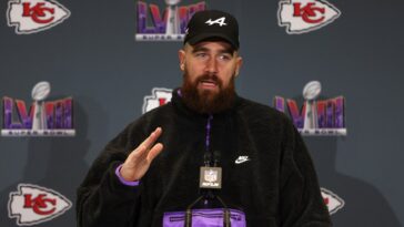 Travis Kelce nie que les Swifties aient un « engouement irréaliste » pour lui
