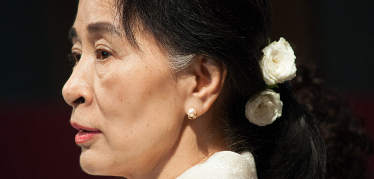 cc Comune Parma, modified, https://commons.wikimedia.org/w/index.php?limit=500&offset=0&profile=default&search=Aung+San+Suu+Kyi&title=Special:Search&ns0=1&ns6=1&ns12=1&ns14=1&ns100=1&ns106=1#/media/File:Aung_San_Suu_Kyi_31_ott_13_050.jpg