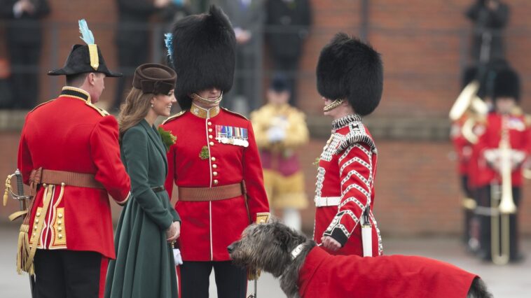 Kate Middleton, colonel honoraire des Irish Guards, au défilé de Miss Saint-Patrick