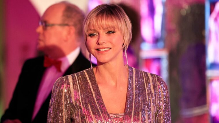 La princesse Charlène de Monaco éblouit dans une combinaison sur le thème disco