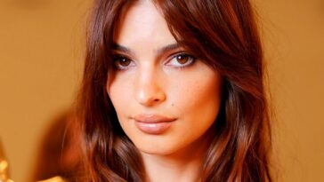Emily Ratajkowski à propos de l'Anthurium portable, de la literie Laura Ashley et du nouveau parfum de Viktor & Rolf
