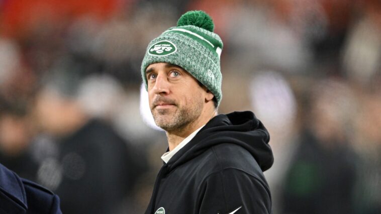 Aaron Rodgers, vice-président potentiel de RFK Jr., aurait déclaré que Sandy Hook était un canular Aaron Rodgers, vice-président potentiel de RFK Jr., aurait déclaré que Sandy Hook était un canular