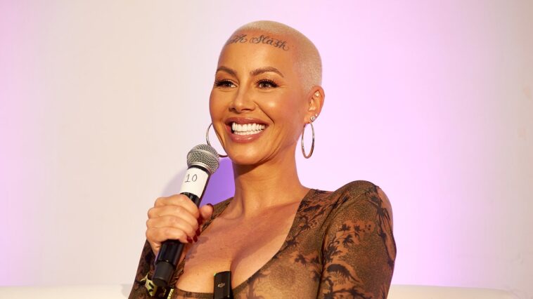 Amber Rose est « très heureuse » que son ex AE Edwards sorte avec Cher
