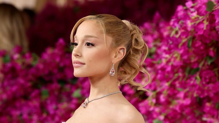 Ariana Grande finalise son divorce et paiera à son ex-mari plus d'un million de dollars