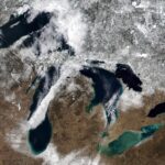 Briser la glace : dévoilement des creux historiques dans les Grands Lacs