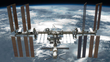 cc NASA, modified, https://en.wikipedia.org/wiki/File:STS-134_International_Space_Station_after_undocking.jpg