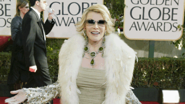 Comment Joan Rivers a transformé les arrivées sur le tapis rouge en bombardements de tapis de haut camp