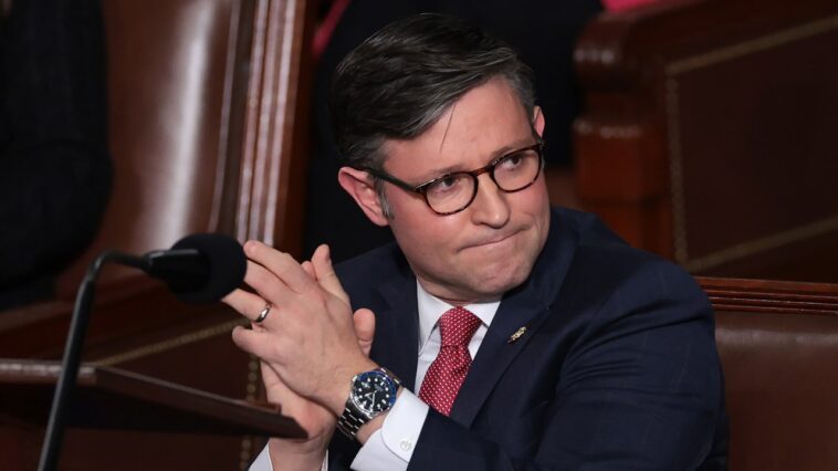 Il est « possible » que Mike Johnson perde la présidence de l'Ukraine : le représentant Don Bacon