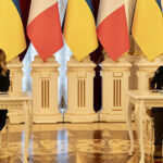 cc governo.it, modified, https://commons.wikimedia.org/w/index.php?search=meloni%20zelensky&ns0=1&ns6=1&ns12=1&ns14=1&ns100=1&ns106=1#/media/File:Incontro_bilaterale_con_il_Presidente_Zelensky_a_Kiev.jpg; Incontro_bilaterale_con_il_Presidente_Zelensky_a_Kiev