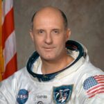 Le pionnier de l'espace Thomas Stafford, commandant légendaire d'Apollo 10, décède à 93 ans