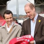 Le prince William rejoint Rob McElhenny pour un verre de whisky pour célébrer la Saint-David Le prince William rejoint Rob McElhenny pour un verre de whisky pour célébrer la Saint-David