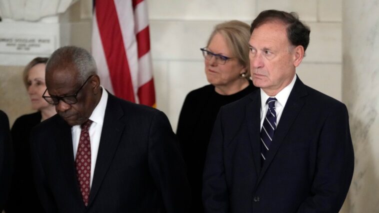 Les experts craignent que Clarence Thomas et Samuel Alito ne préparent le terrain pour une interdiction nationale des avortements médicamenteux – et peut-être même de tous les avortements