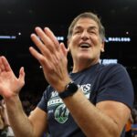 Mark Cuban : Biden pourrait être sur son lit de mort et je voterais quand même pour lui contre Trump, le « vendeur d’huile de serpent »