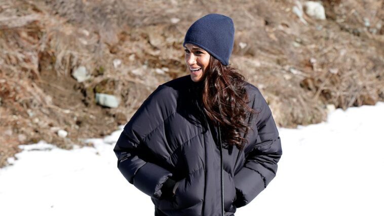Meghan Markle dévale les pistes avec des amis lors du « Perfect Trip »