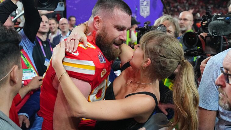 Où est Taylor Swift dans le monde ?  Peut-être en attendant que Travis Kelce lui apporte une part de pizza
