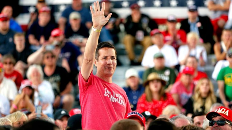 Trump et les démocrates recherchent le même candidat en difficulté à la primaire du Sénat républicain de l'Ohio