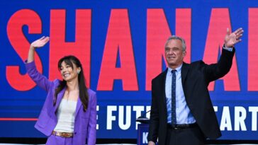 Vaccins, FIV, cette publicité du Super Bowl : ce qu'il faut savoir sur Nicole Shanahan, colistière de RFK Jr.