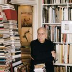 Vince Aletti est surtout connu pour ses contributions à la photographie.  Il vit également aux côtés de 10 000 livres et magazines dans son appartement de l'East Village.