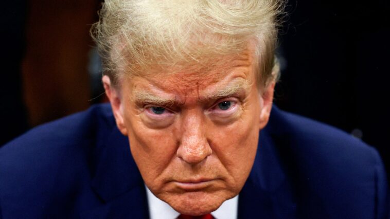 « Aidez la campagne » : le témoignage de l'ancien éditeur du National Enquirer semble plutôt mauvais pour Donald Trump