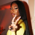 Emilio Garcia, le caméraman de Megan Thee Stallion, porte plainte pour harcèlement et allègue qu'il a été forcé de la regarder avoir des relations sexuelles
