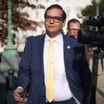 George Santos dit qu'il se présente dans un autre district parce qu'il « meurt d'envie d'avoir un poulailler et des trucs comme ça »