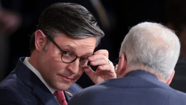 La motion visant à libérer Mike Johnson semble sacrément immobile